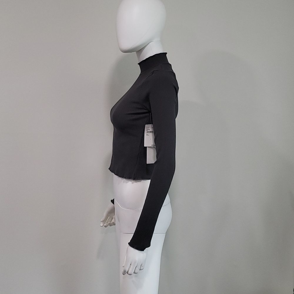 Good American Mock Neck Rib Top - Picture 5 of 10